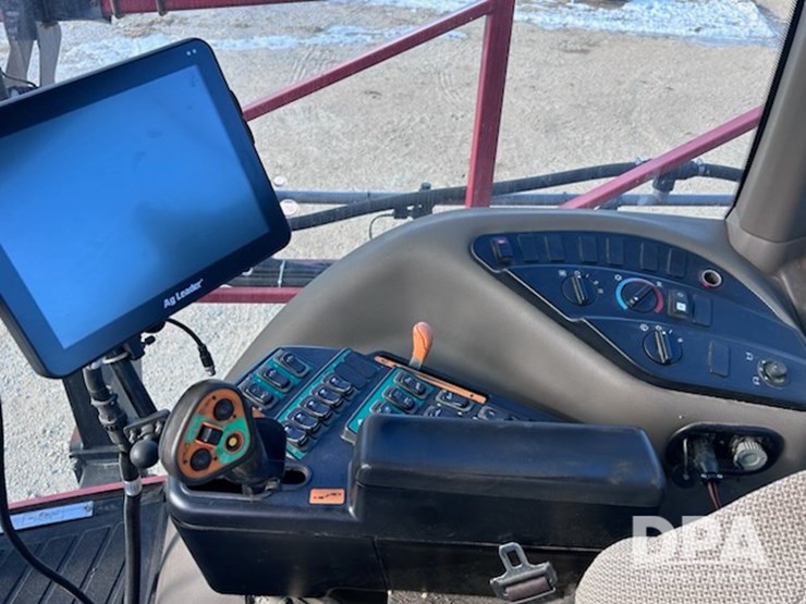 case-ih-patriot-3330-image-25