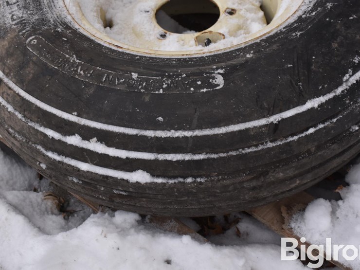 misc-tires-on-pallet-image-7