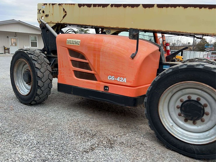 2015-jlg-g6-42a-image-16