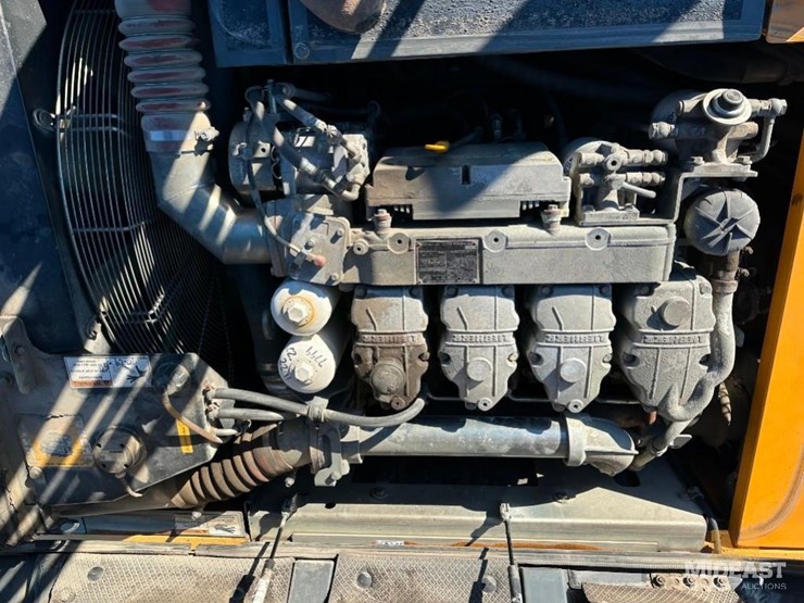 2012-liebherr-924c-wheeled-excavator-image-33