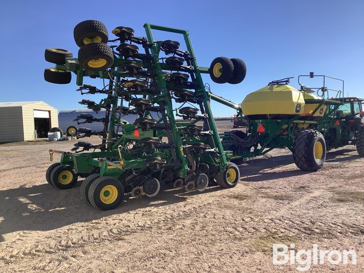2017-john-deere-1890c-1910t-air-seeder-&-commodity-cart-image-5
