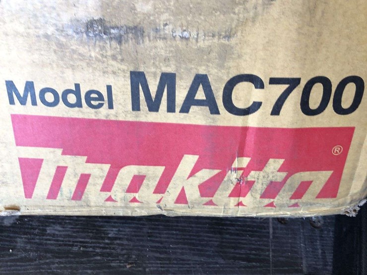 makita-model-mac7000-2hp-air-compressor-image-8
