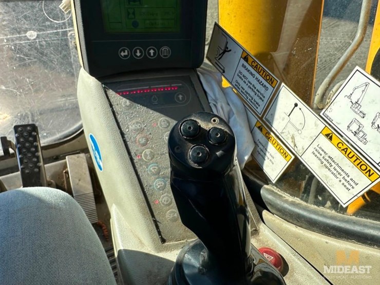 2012-liebherr-924c-wheeled-excavator-image-44