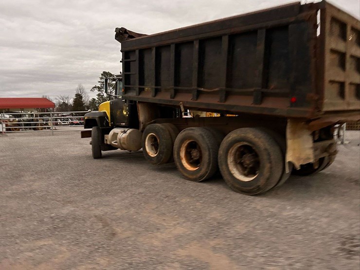 1995-mack-rd688s-image-22