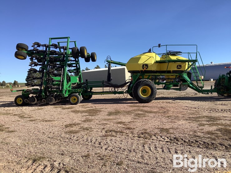 2017-john-deere-1890c-1910t-air-seeder-&-commodity-cart-image-4