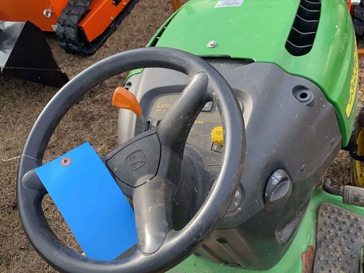 john-deere-l120-image-4