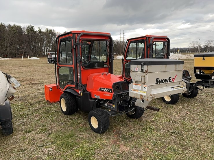 2022-kubota-f2690-snow-utility-tractor-sn:14315-image-4
