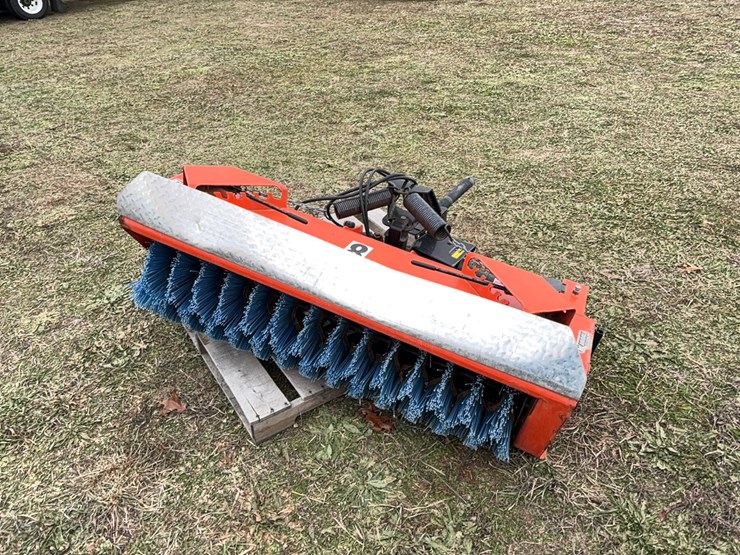 2022-kubota-f2690-snow-utility-tractor-sn:14383-image-16