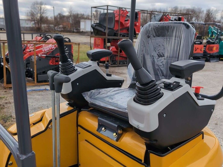 sdle20-mini-excavator---sd-launch-image-10