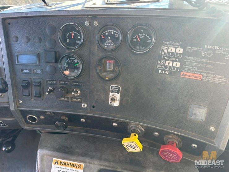 1999-mack-rd688-triaxle-dump-truck-image-42