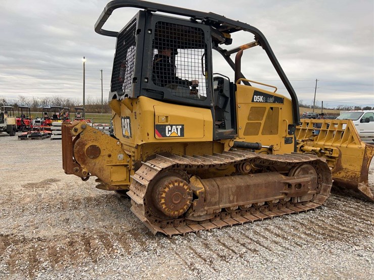 2015-caterpillar-d5k2-lgp-image-25