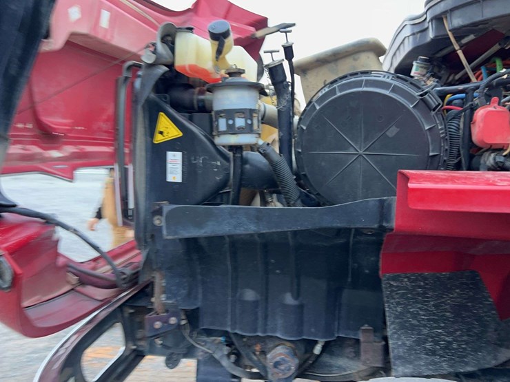 2009-international-7600-image-38