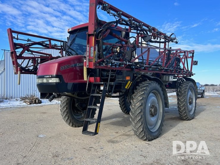 case-ih-patriot-3330-image-1