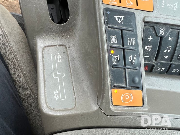 john-deere-600r-image-92