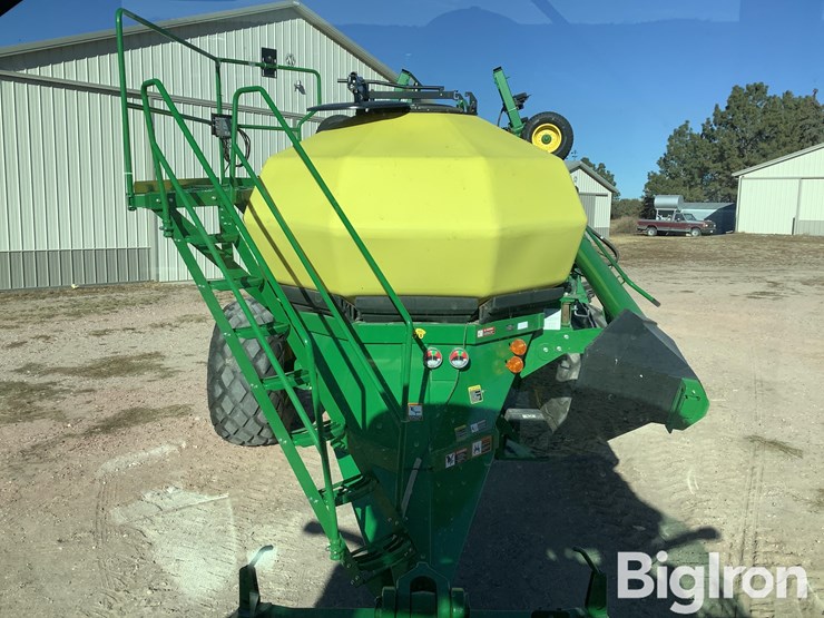 2017-john-deere-1890c-1910t-air-seeder-&-commodity-cart-image-2