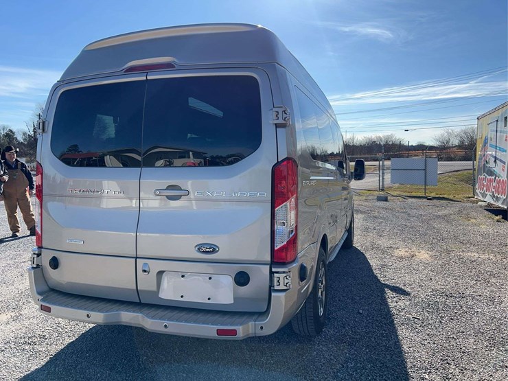 2019-ford-transit-image-23