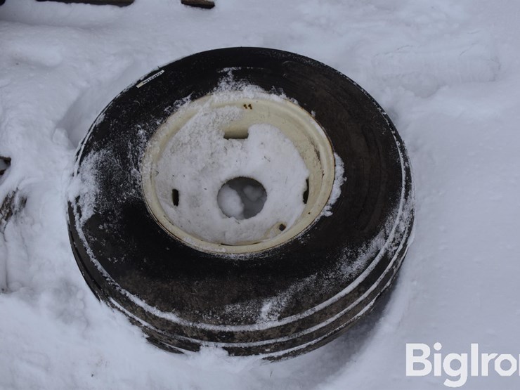 misc-tires-on-pallet-image-2