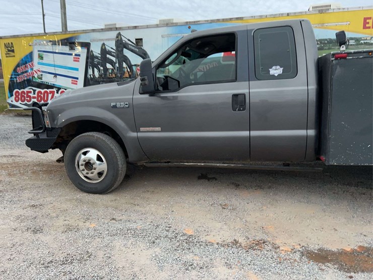 2003-ford-f350-image-27