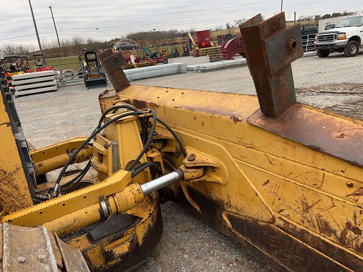 2007-deere-750j-image-14