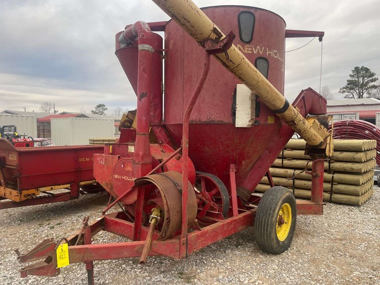 new-holland-352-image-2