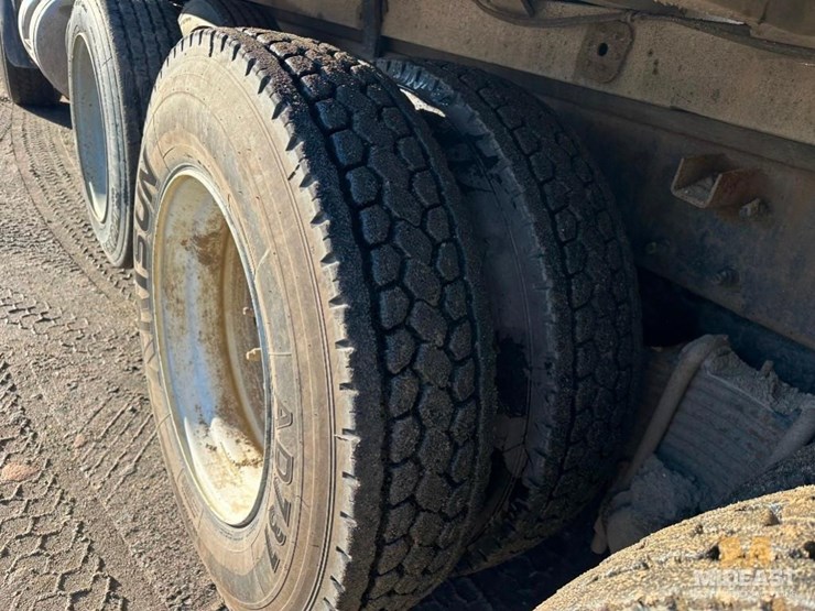 1999-mack-rd688-triaxle-dump-truck-image-20