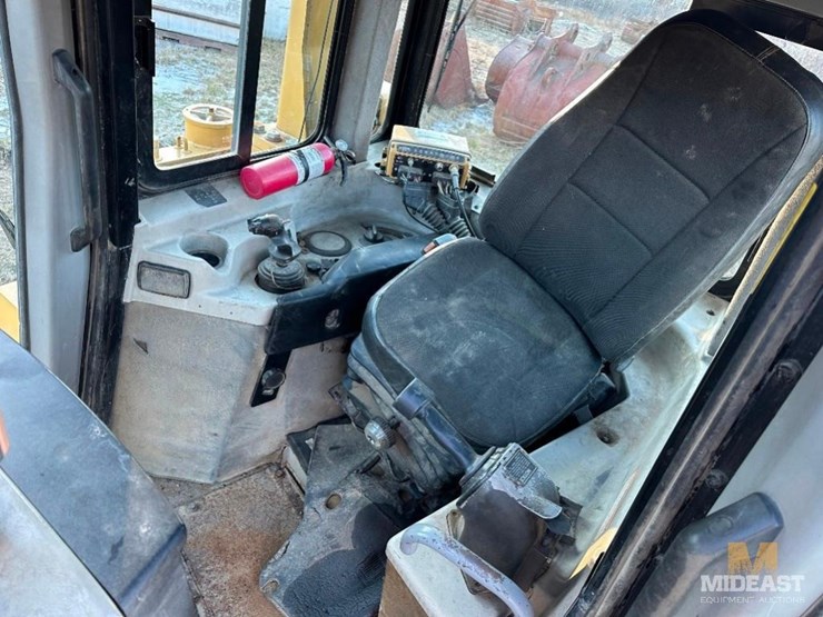 2004-caterpillar-d6r-xl-image-37