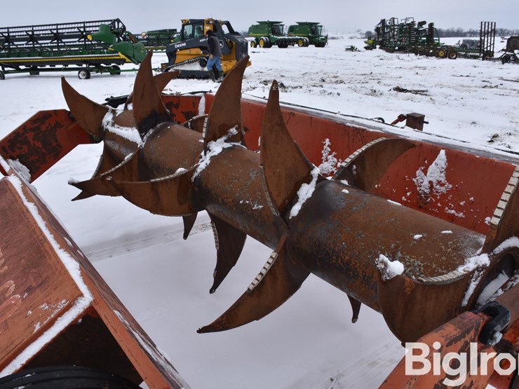 nh-savage-6580-aerator-image-14