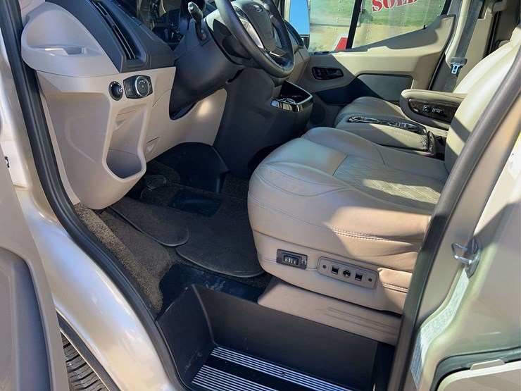 2019-ford-transit-image-31