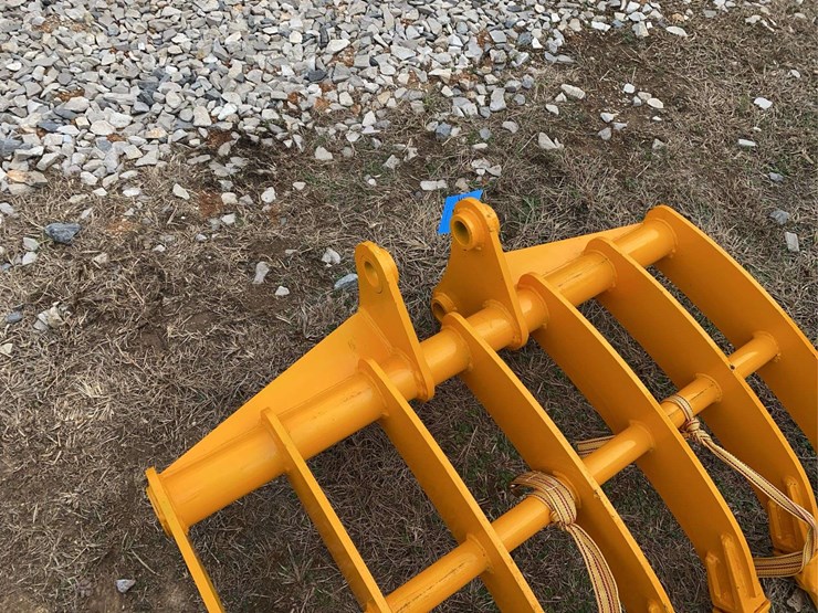 caterpillar-305-image-4