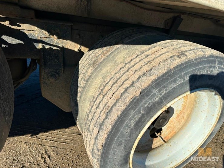 1999-mack-rd688-triaxle-dump-truck-image-34