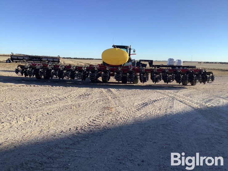 2012-krause-gladiator-16r30-strip-till-machine-image-6