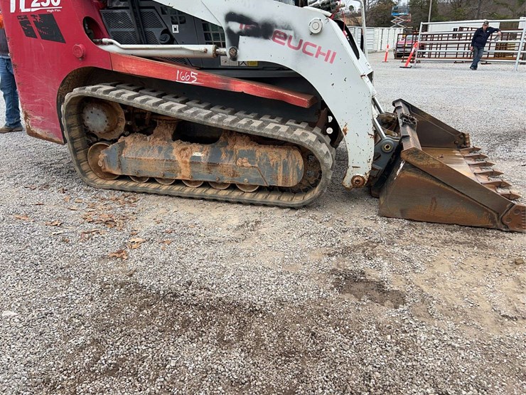 takeuchi-tl250-image-12