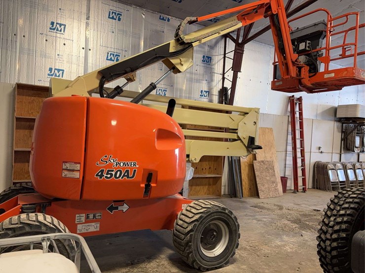 2012-jlg-450-skypower-aj450'-45"-lift-image-1