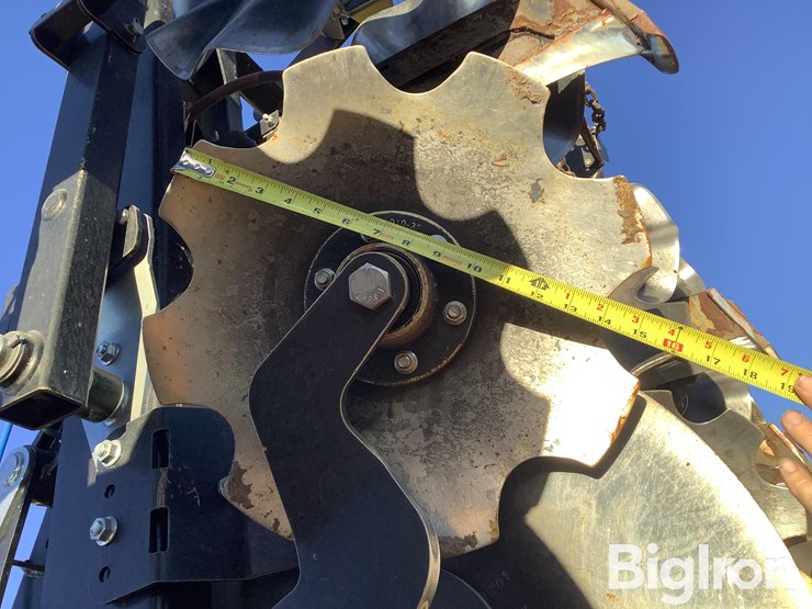 2012-krause-gladiator-16r30-strip-till-machine-image-20