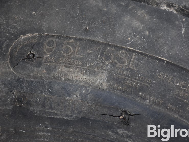 misc-tires-on-pallet-image-12