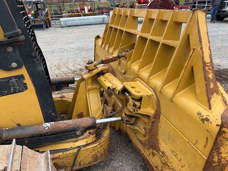 2015-caterpillar-d5k2-lgp-image-21