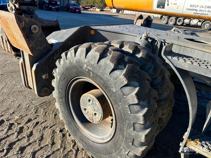 2012-liebherr-924c-wheeled-excavator-image-27