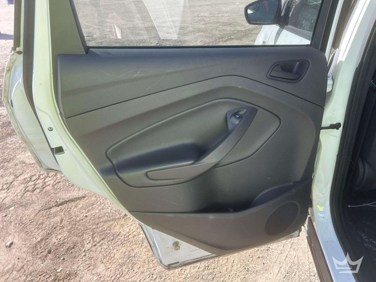 2015-ford-escape-image-17