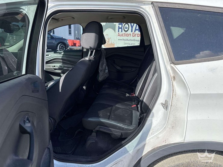 2015-ford-escape-image-19