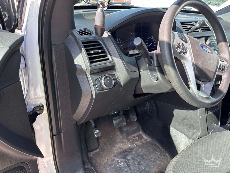 2015-ford-explorer-image-14