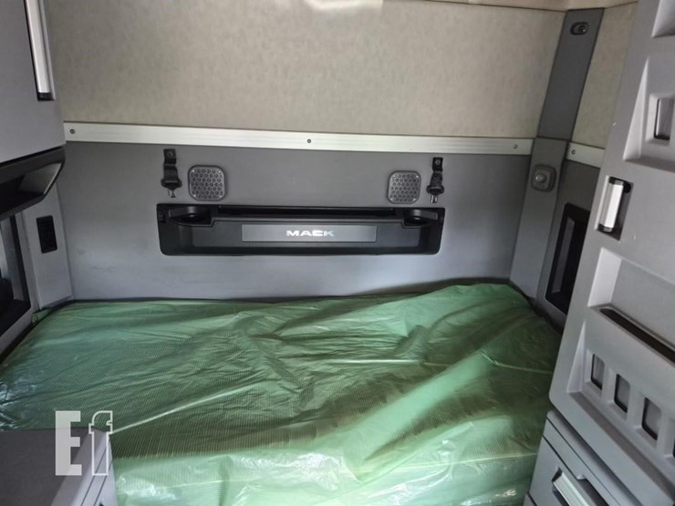 2024-mack-anthem-64t-image-23