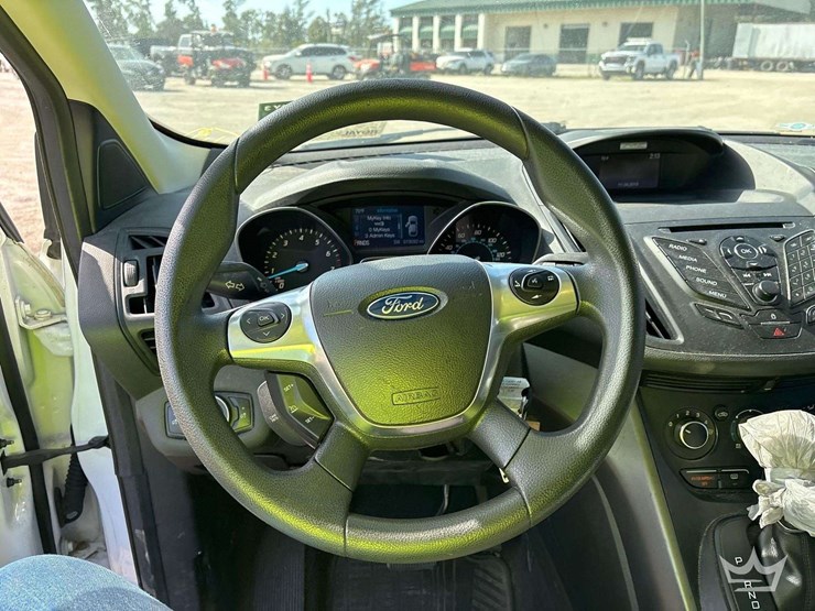 2015-ford-escape-image-14