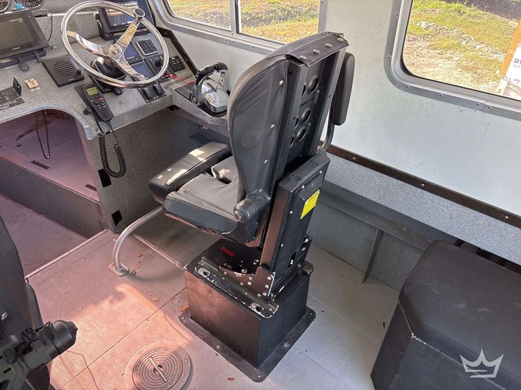 tug-boat-with-tri-axle-magic-tilt-boat-trailer-image-65