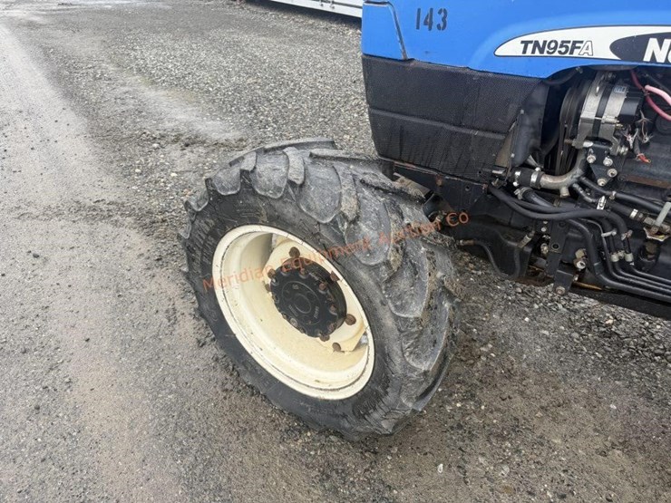 new-holland-tn95fa-image-14