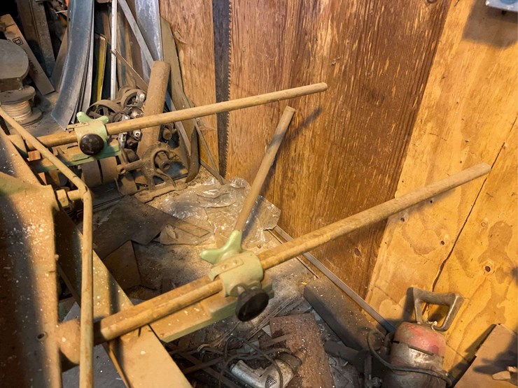 metal-shear-image-10