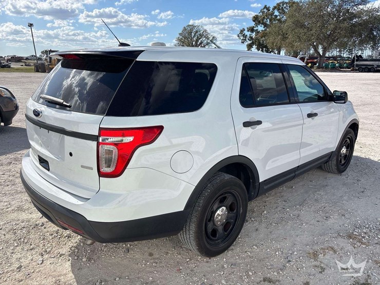 2015-ford-explorer-image-3