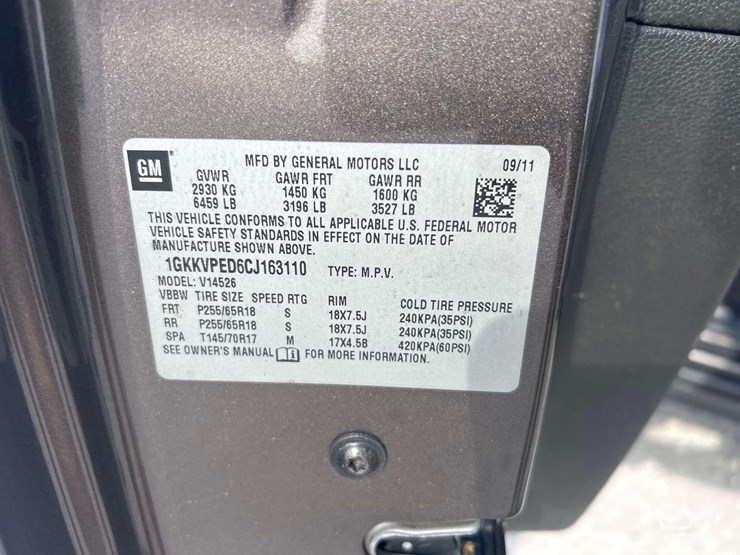 2012-gmc-acadia-image-5