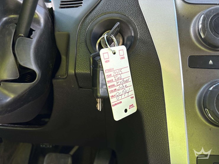 2015-ford-explorer-image-30