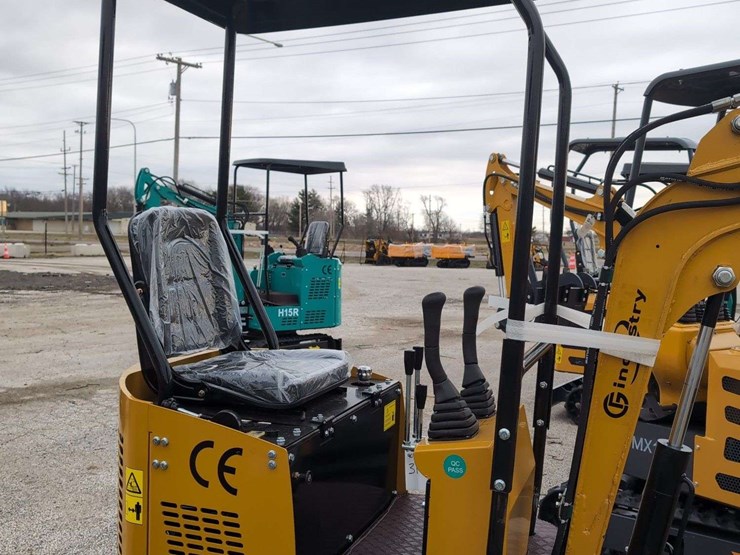 cfg-industrial-mini-excavator---h12r---yellow-image-7