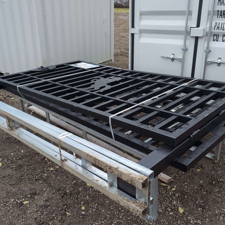 (1) Set of Farm Gates - Horse Motif - K2007N - **Dent and scratched